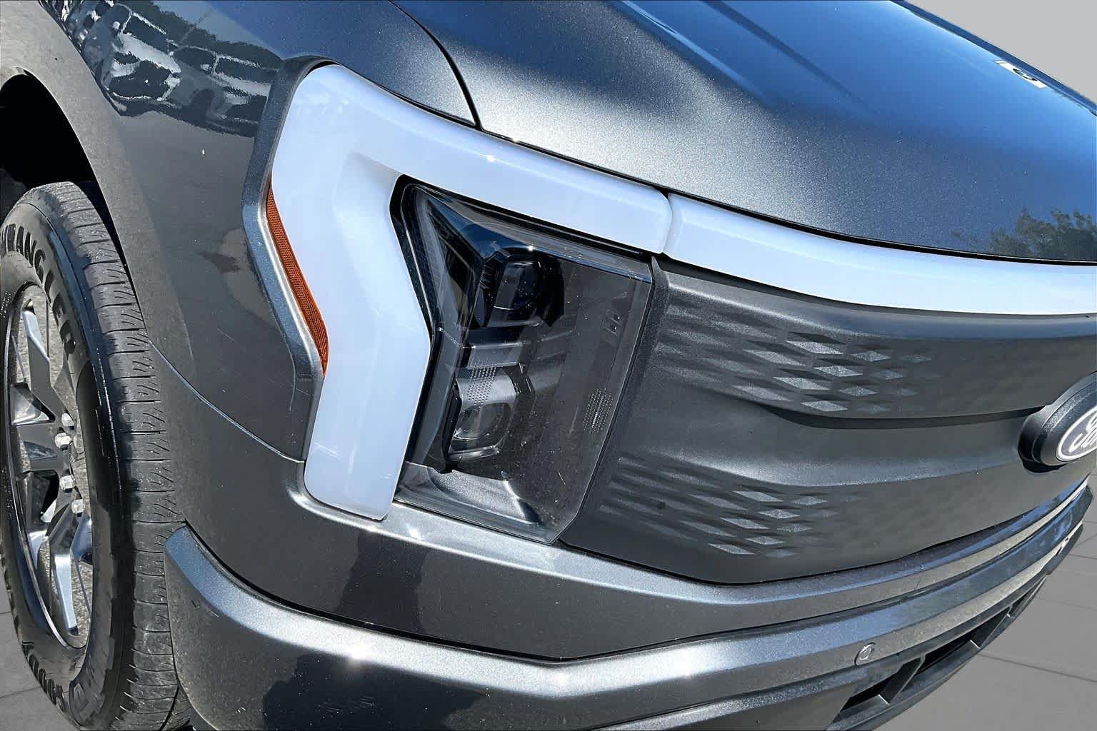 Used 2025 Ford F150 Lightning Flash AWD/4WD image 28