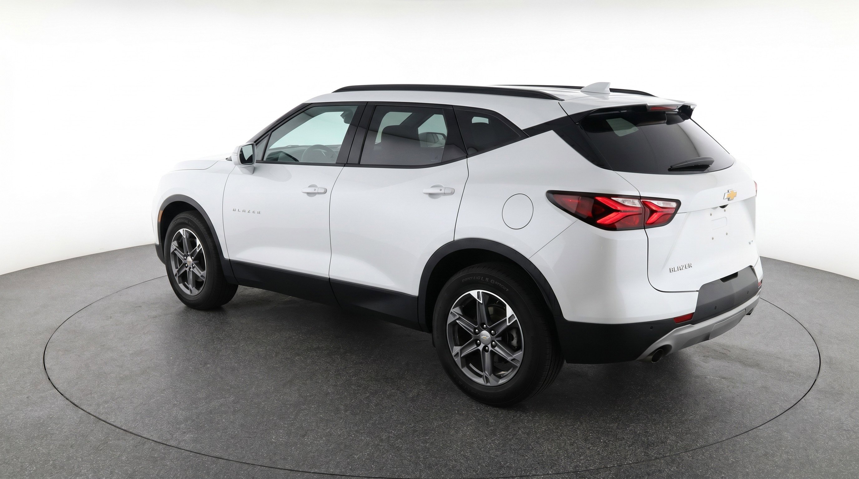Used 2025 Chevrolet Blazer LT FWD image 6