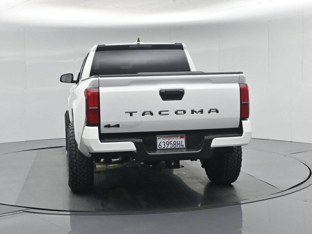 Used 2025 Toyota Tacoma SR5 AWD/4WD image 29