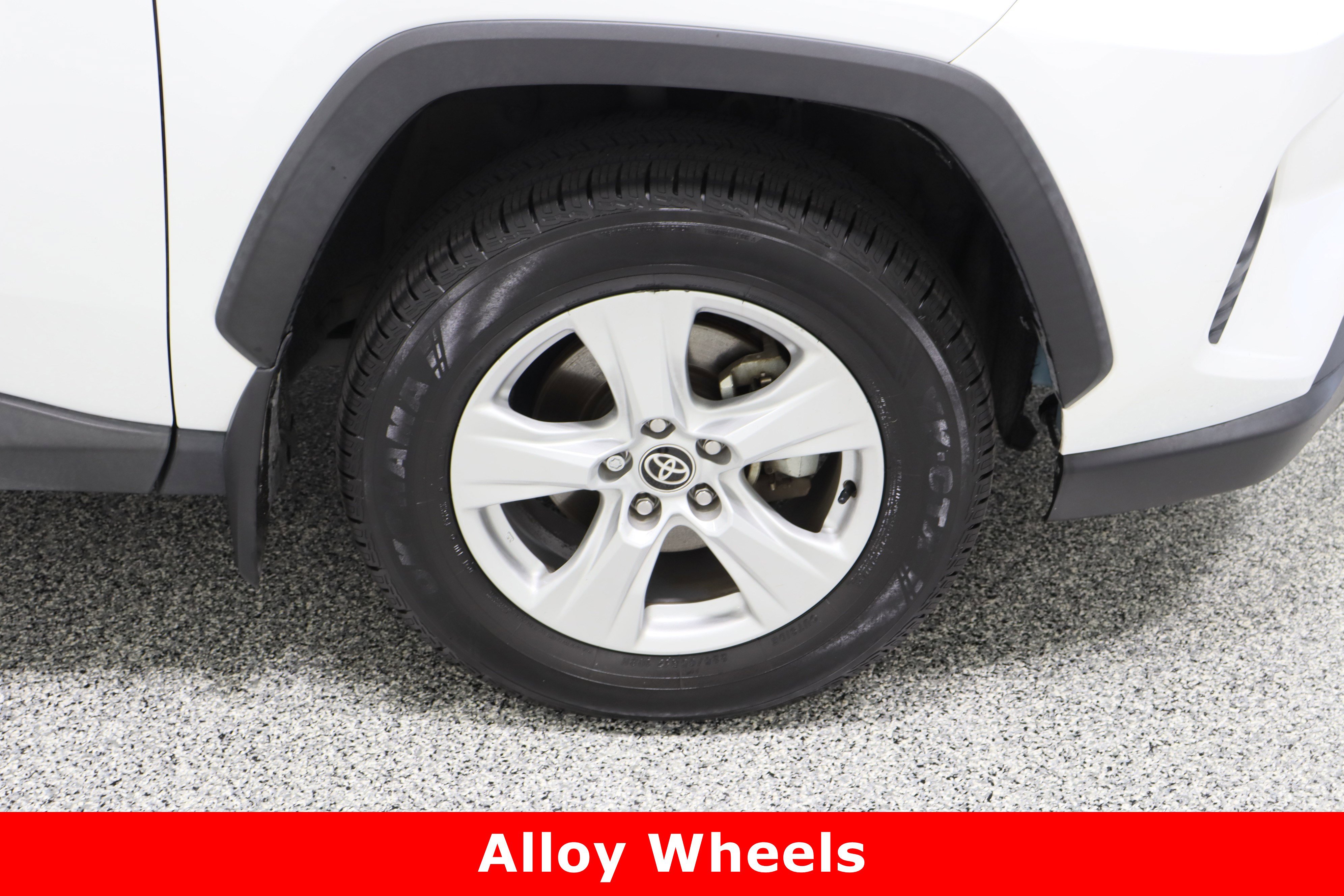 Used 2021 Toyota RAV4 XLE w/ Carpet Mat Package (TMS) image 5