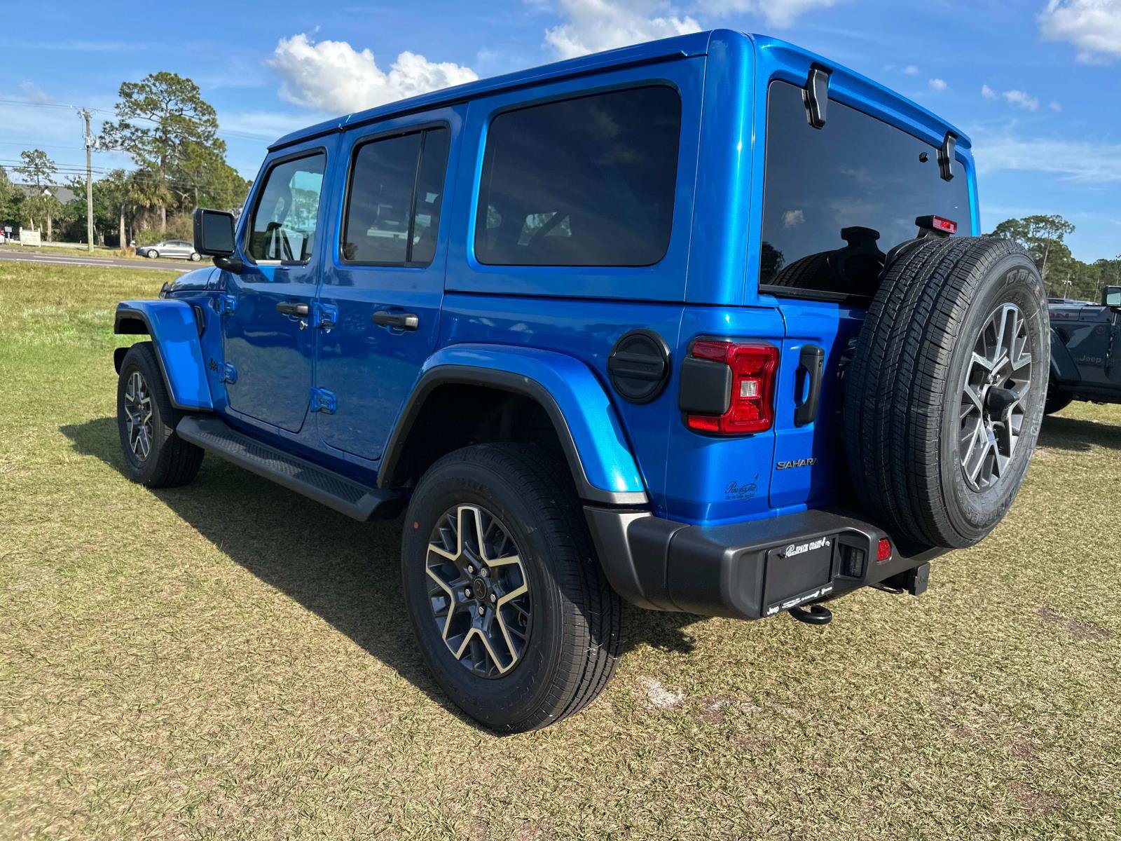 New 2025 Jeep Wrangler Unlimited Sahara AWD/4WD image 5