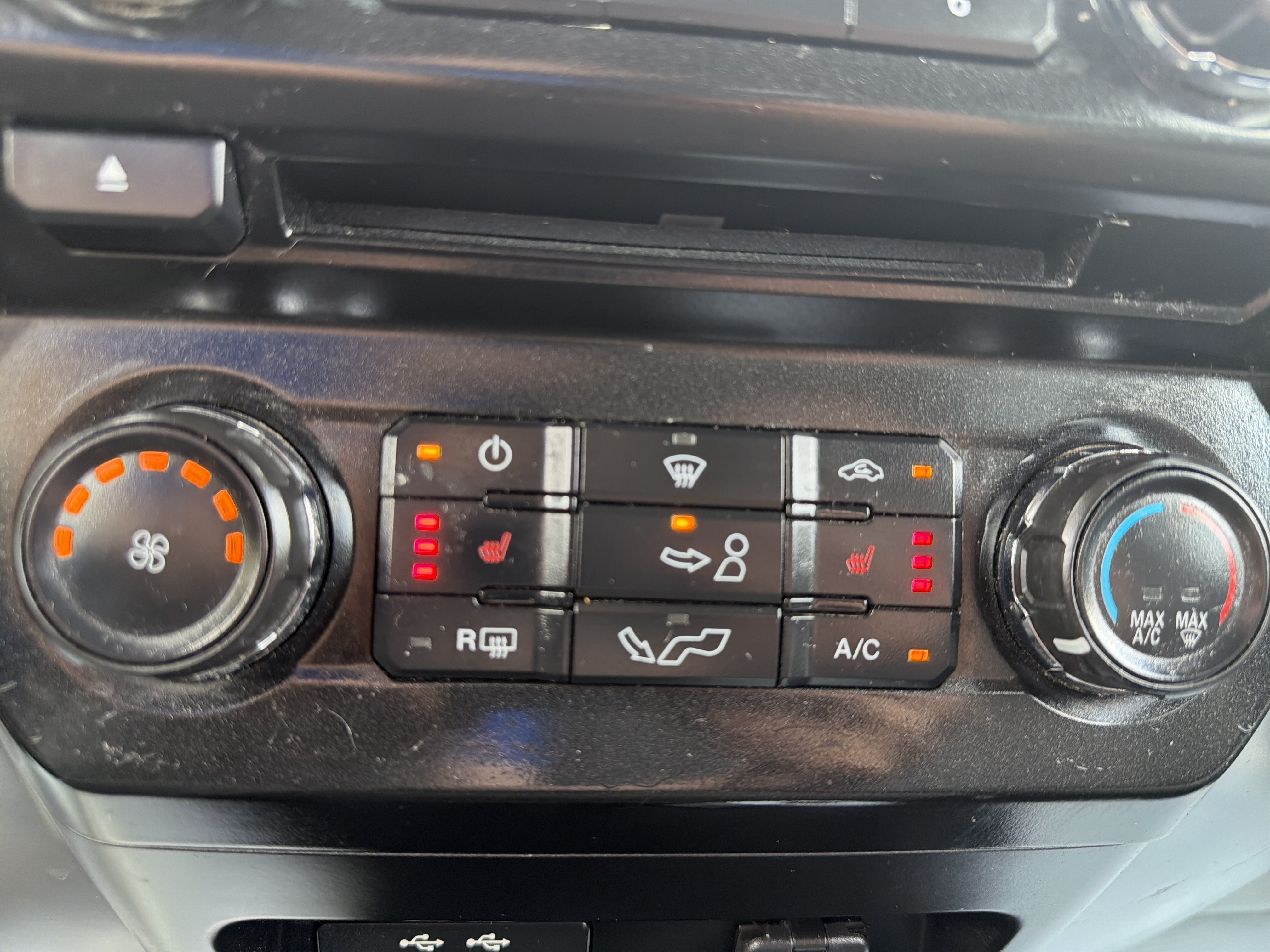 Used 2016 Ford F150 XLT w/ Equipment Group 302A Luxury AWD/4WD image 29