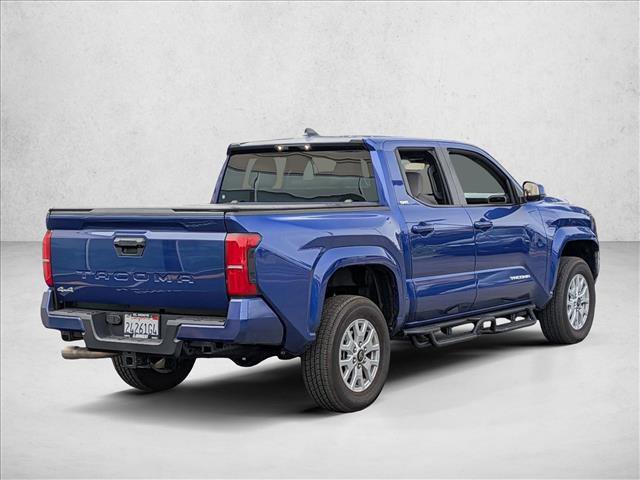 Used 2025 Toyota Tacoma SR5 AWD/4WD image 5