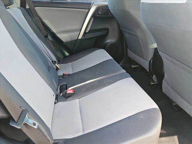Used 2015 Toyota RAV4 LE FWD image 18