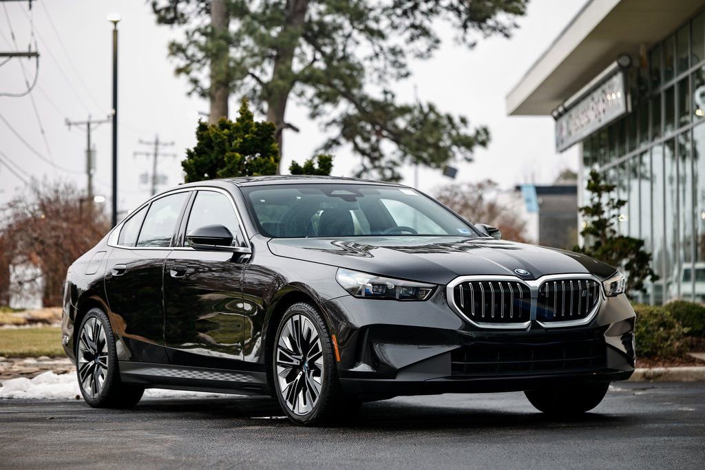 Certified 2025 BMW i5 xDrive40 w/ Premium Package image 8