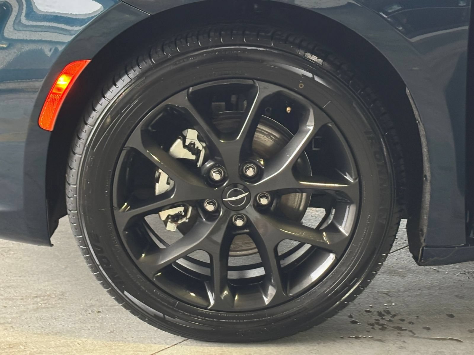 Used 2025 Chrysler Pacifica Limited FWD image 34