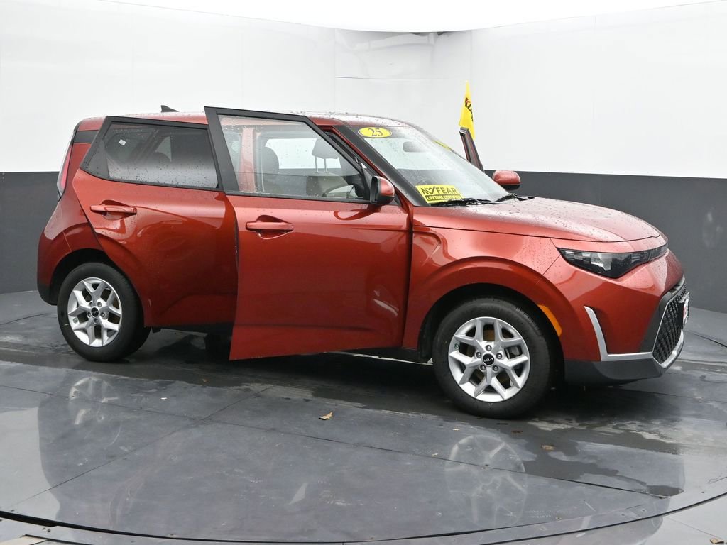Used 2025 Kia Soul LX w/ LX Technology Package image 54