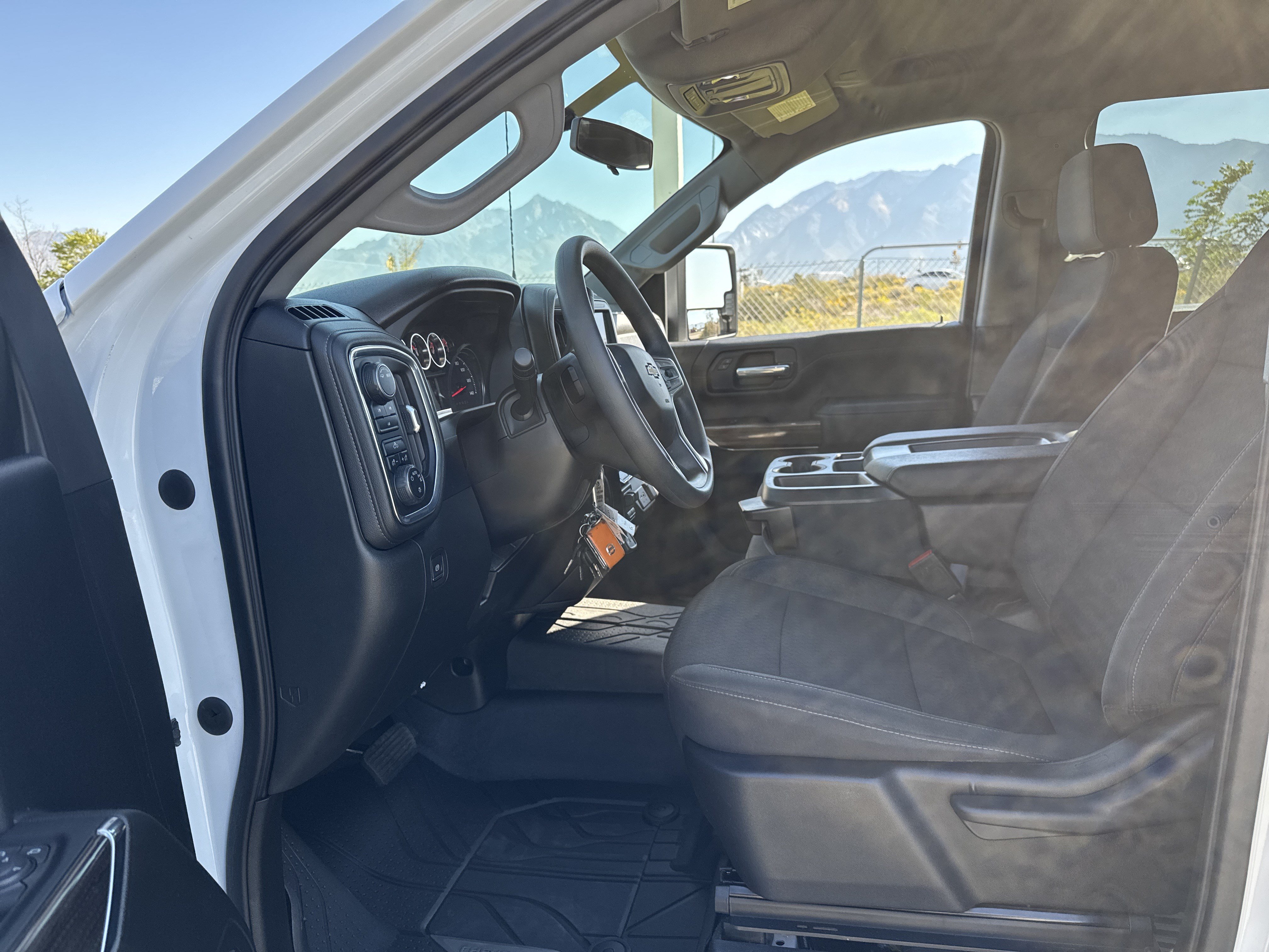 Used 2022 Chevrolet Silverado 3500 LT AWD/4WD image 14