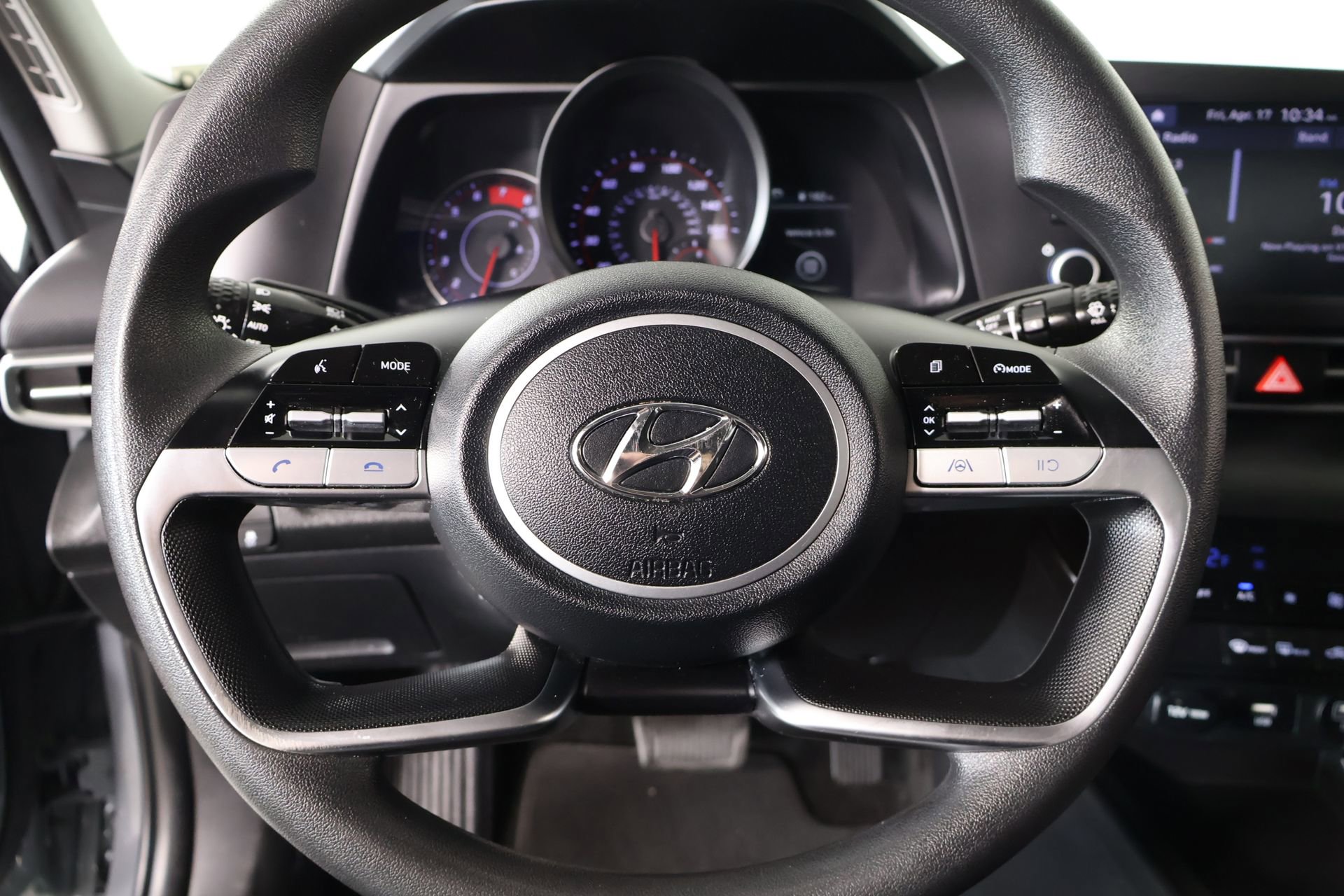 Used 2021 Hyundai Elantra SEL FWD image 3