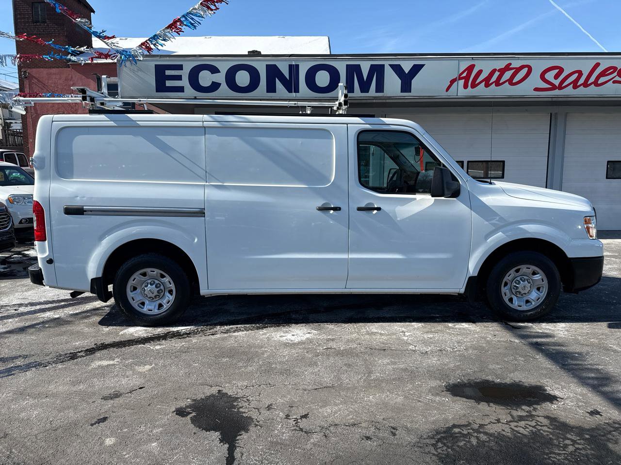 Used 2016 Nissan NV 2500 SV image 2