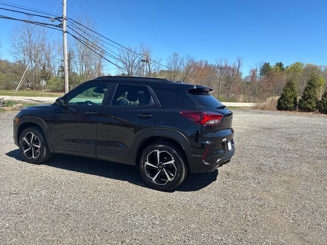 Used 2023 Chevrolet TrailBlazer RS w/ Sun and Liftgate Package AWD/4WD image 3