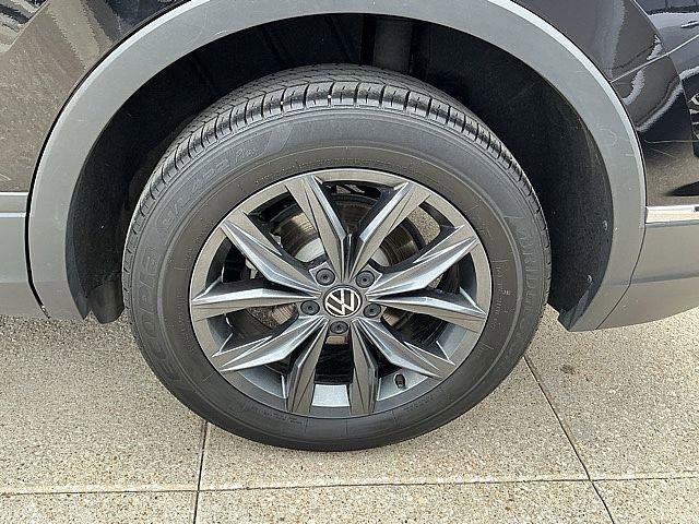 Used 2022 Volkswagen Tiguan SE AWD/4WD image 13