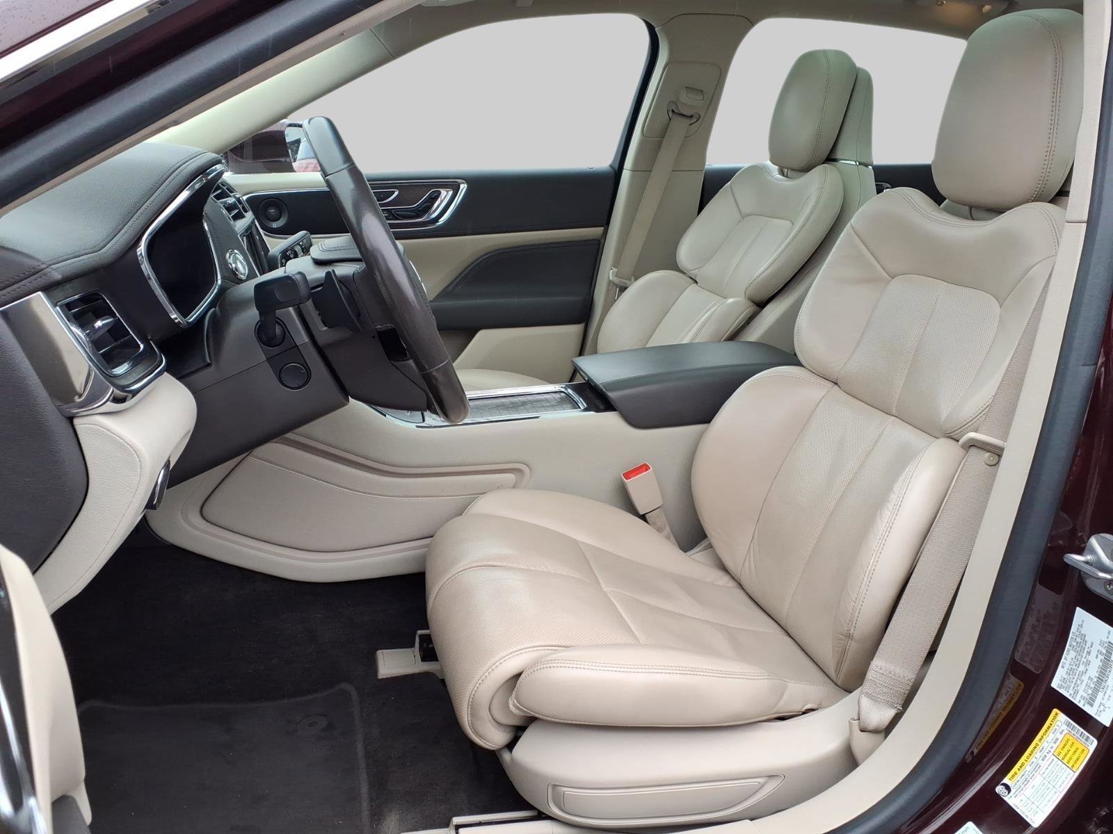 Used 2017 Lincoln Continental Reserve w/ Climate Package image 17