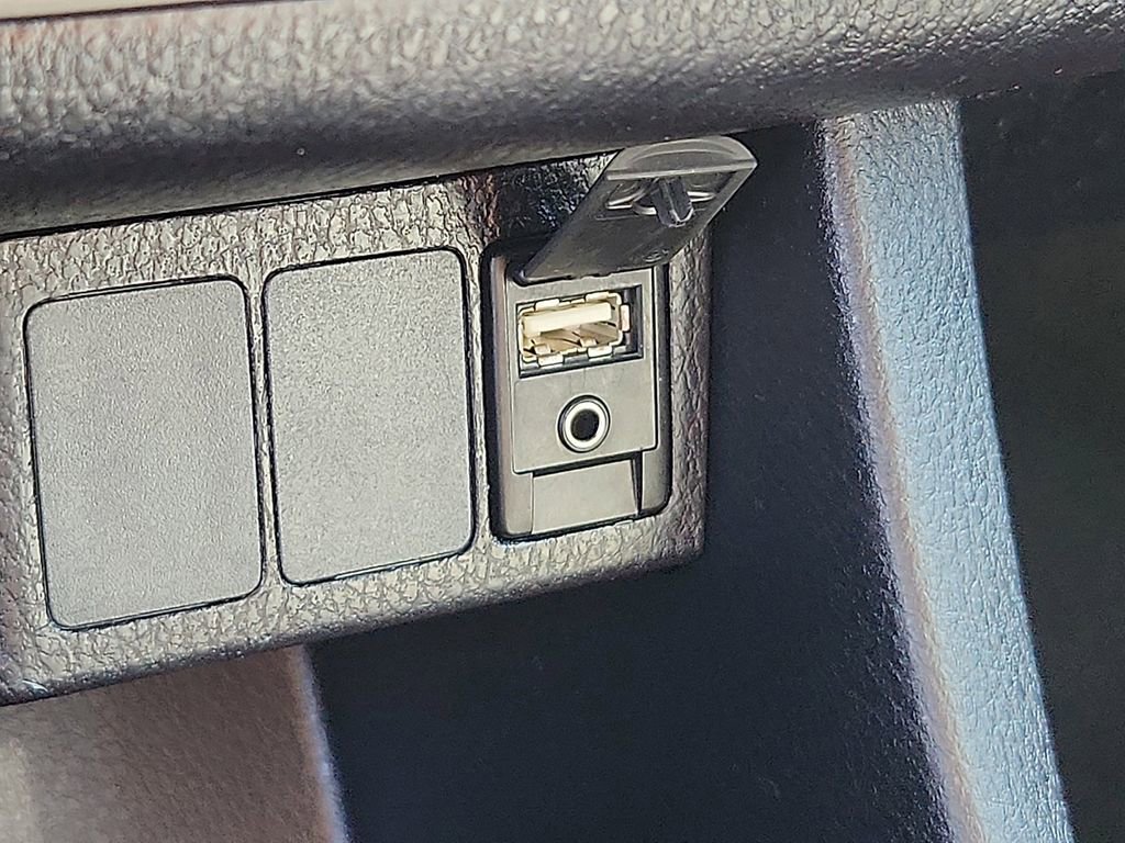 Used 2017 Toyota Corolla LE w/ Carpet Mat Package (TMS) image 18