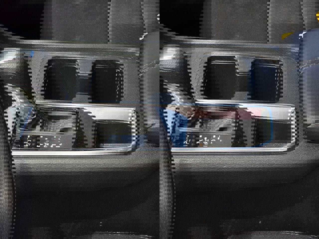 Used 2025 Nissan Sentra SV FWD image 14