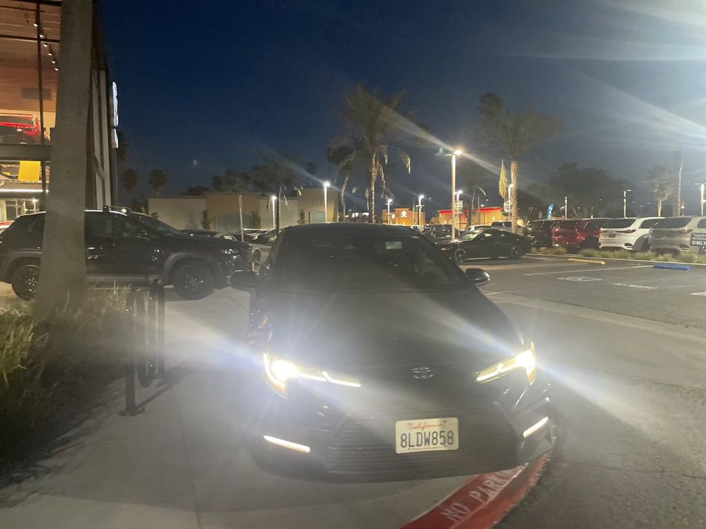 Used 2020 Toyota Corolla SE w/ Carpet Mat Package (TMS) image 4