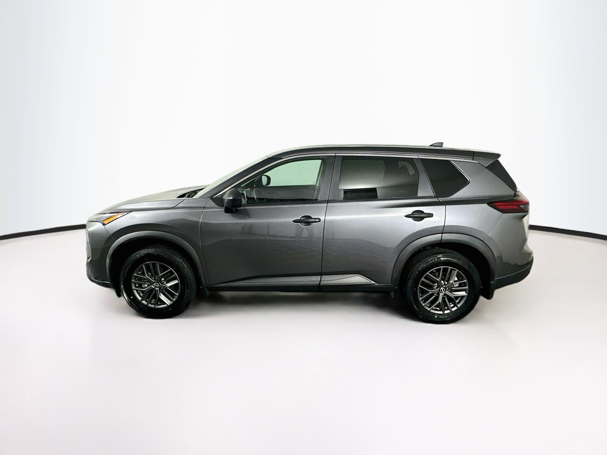 Used 2024 Nissan Rogue S FWD image 4
