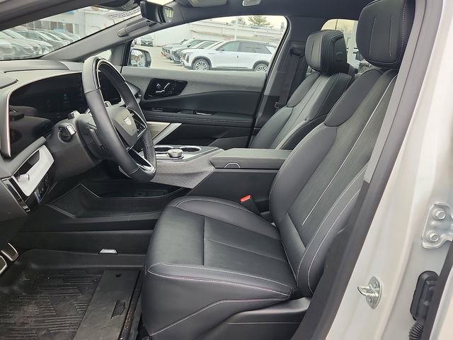Certified 2025 Cadillac Optiq Luxury 2 w/ LPO, Floor Liner Package image 13