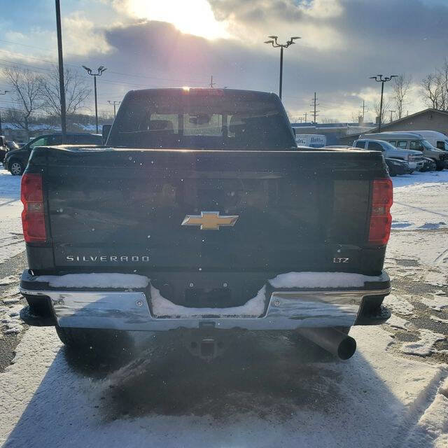 Used 2017 Chevrolet Silverado 3500 LTZ w/ Duramax Plus Package AWD/4WD image 5