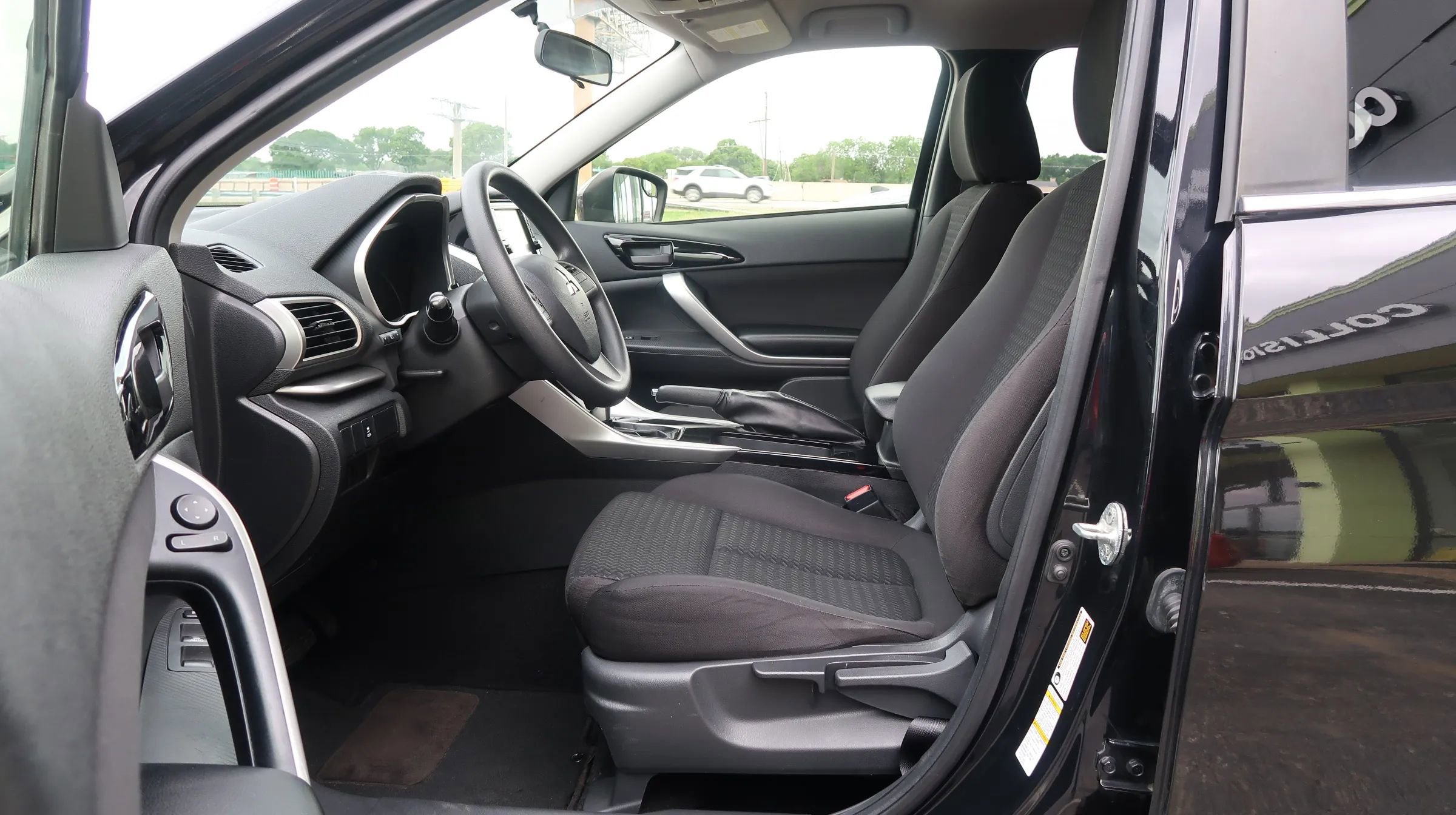 Used 2019 Mitsubishi Eclipse Cross ES image 15