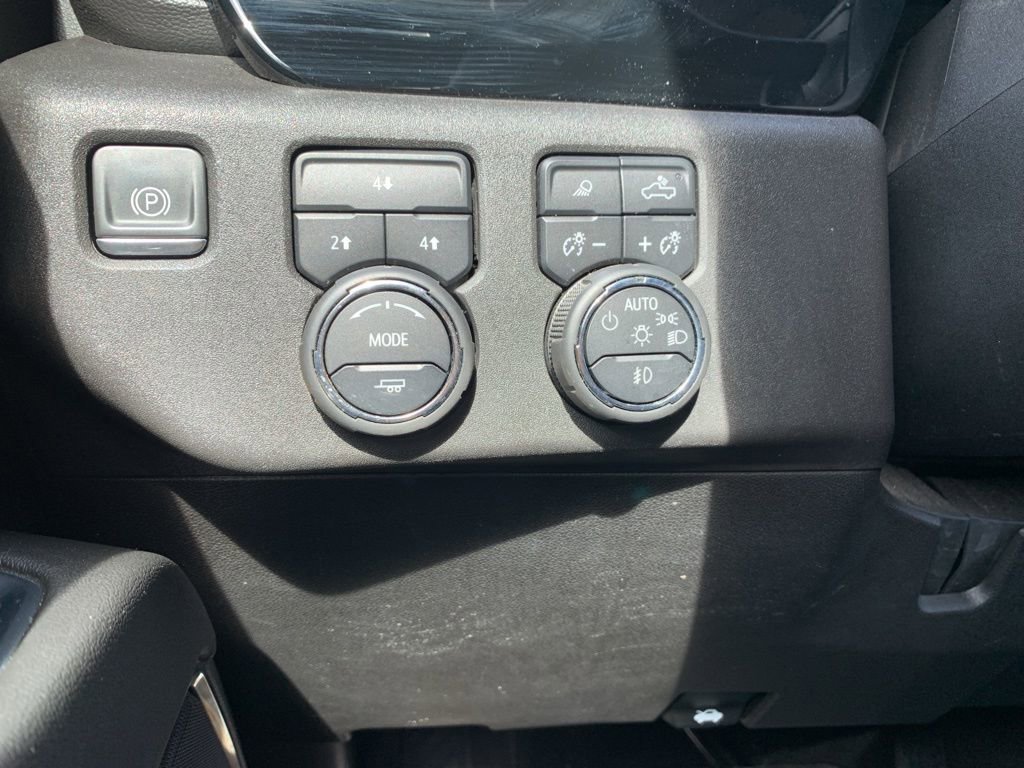 Used 2024 Chevrolet Silverado 2500 LT w/ Midnight Edition image 14