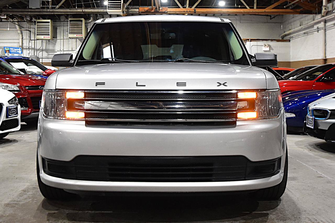 Used 2018 Ford Flex SE FWD image 2