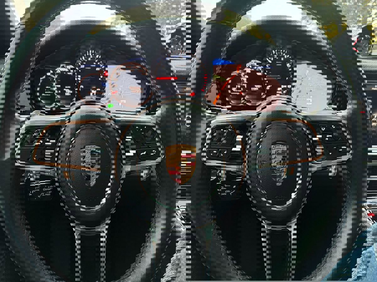 Used 2018 Porsche Panamera 4 image 12