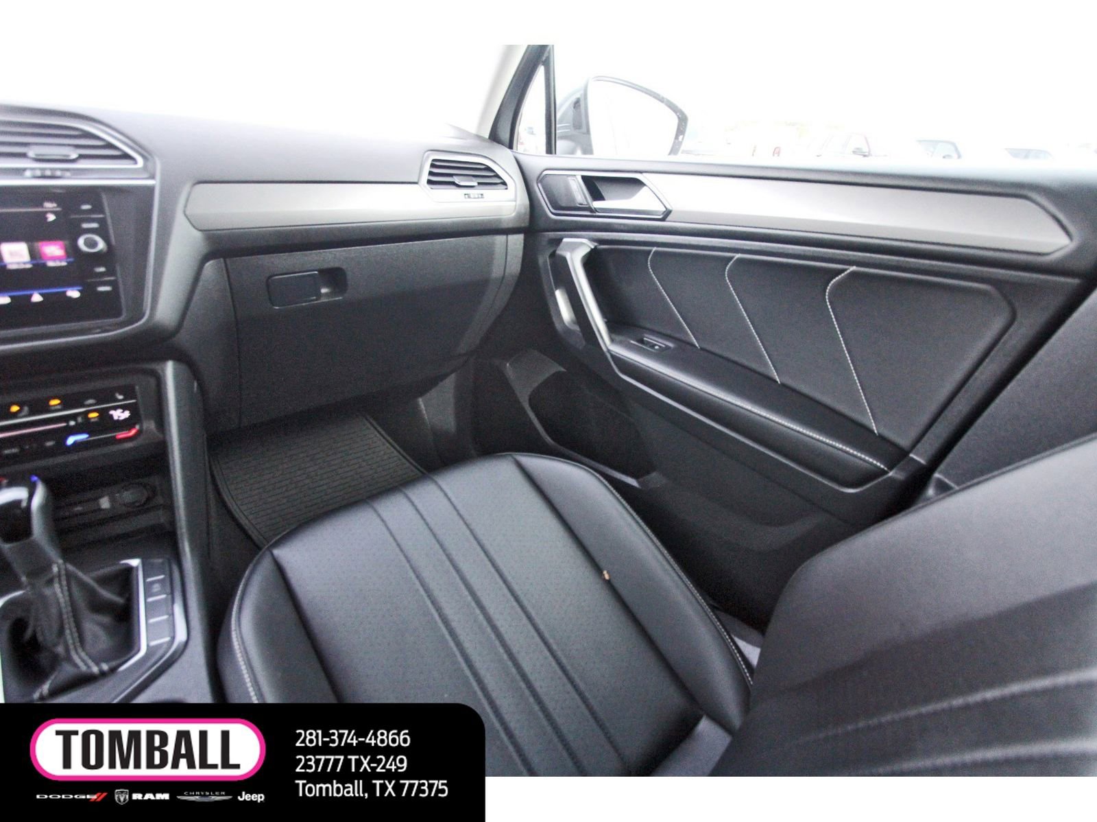 Used 2024 Volkswagen Tiguan SE w/ MDO Package, Three-Row image 11