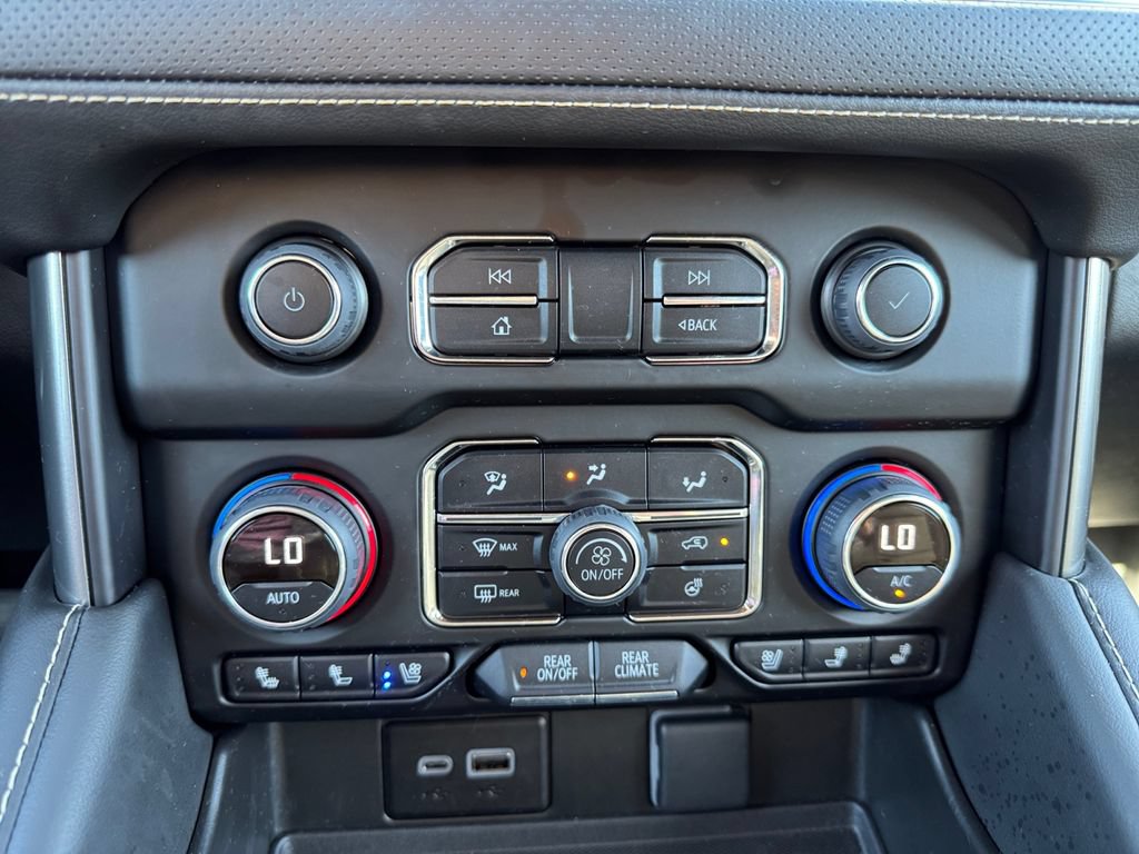 Used 2023 Chevrolet Tahoe Premier w/ Advanced Technology Package RWD image 20