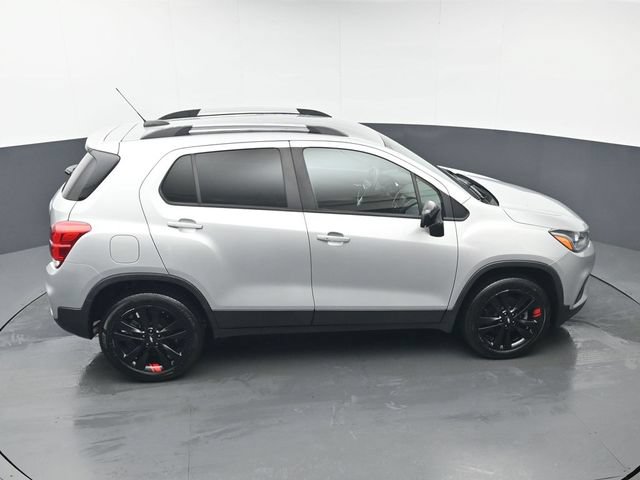 Used 2021 Chevrolet Trax LT w/ Redline Edition AWD/4WD image 35