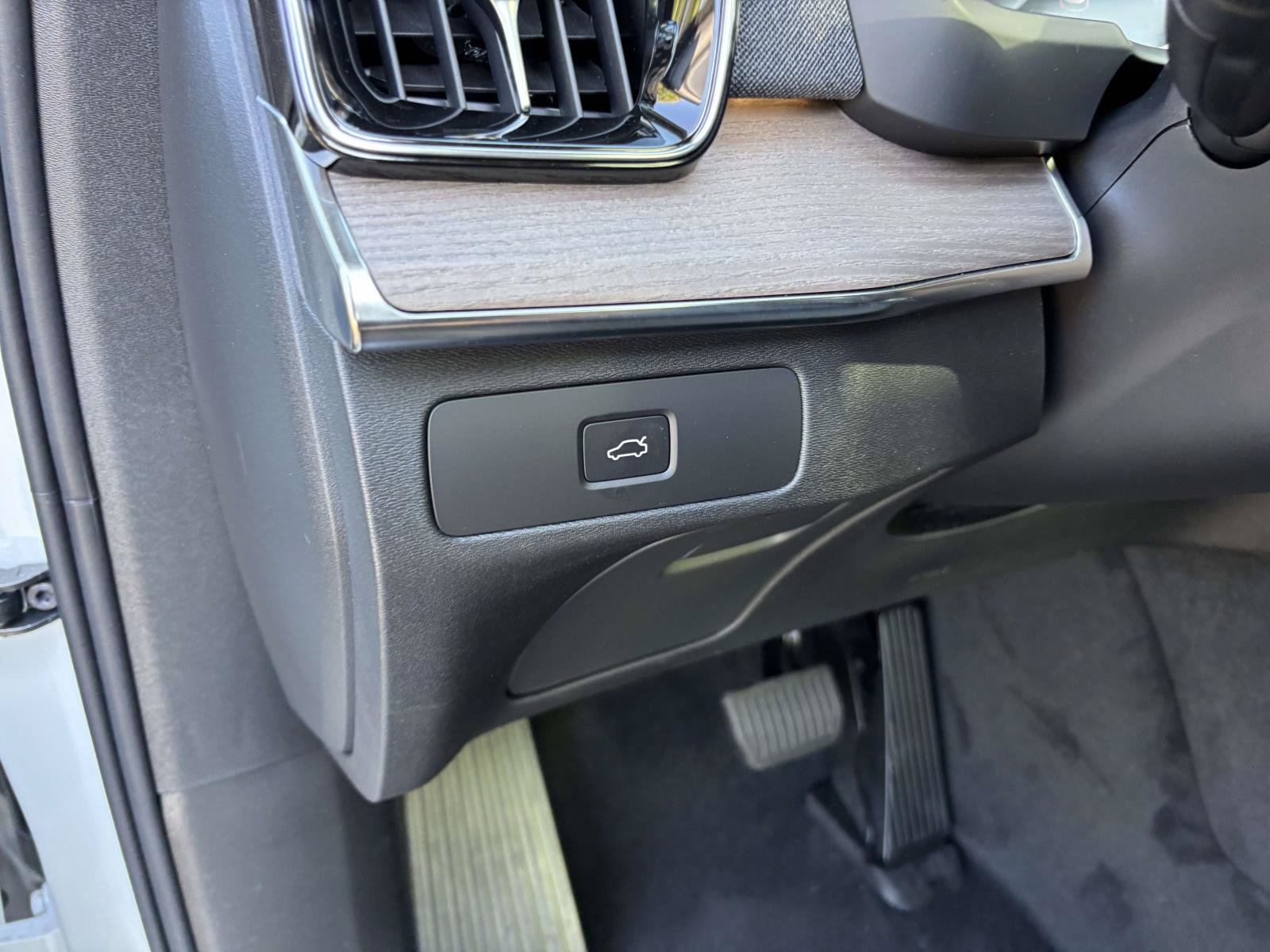 Used 2026 Volvo XC90 B6 Plus w/ Protection Package Premier AWD/4WD image 15
