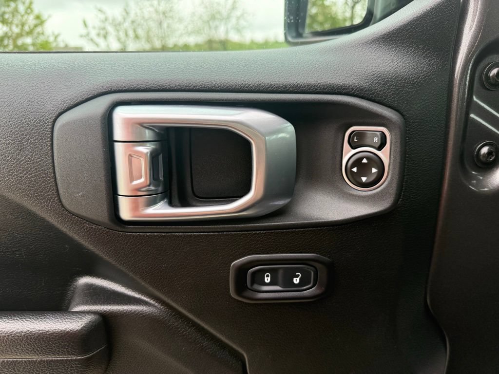 Used 2023 Jeep Wrangler Unlimited Sport AWD/4WD image 24