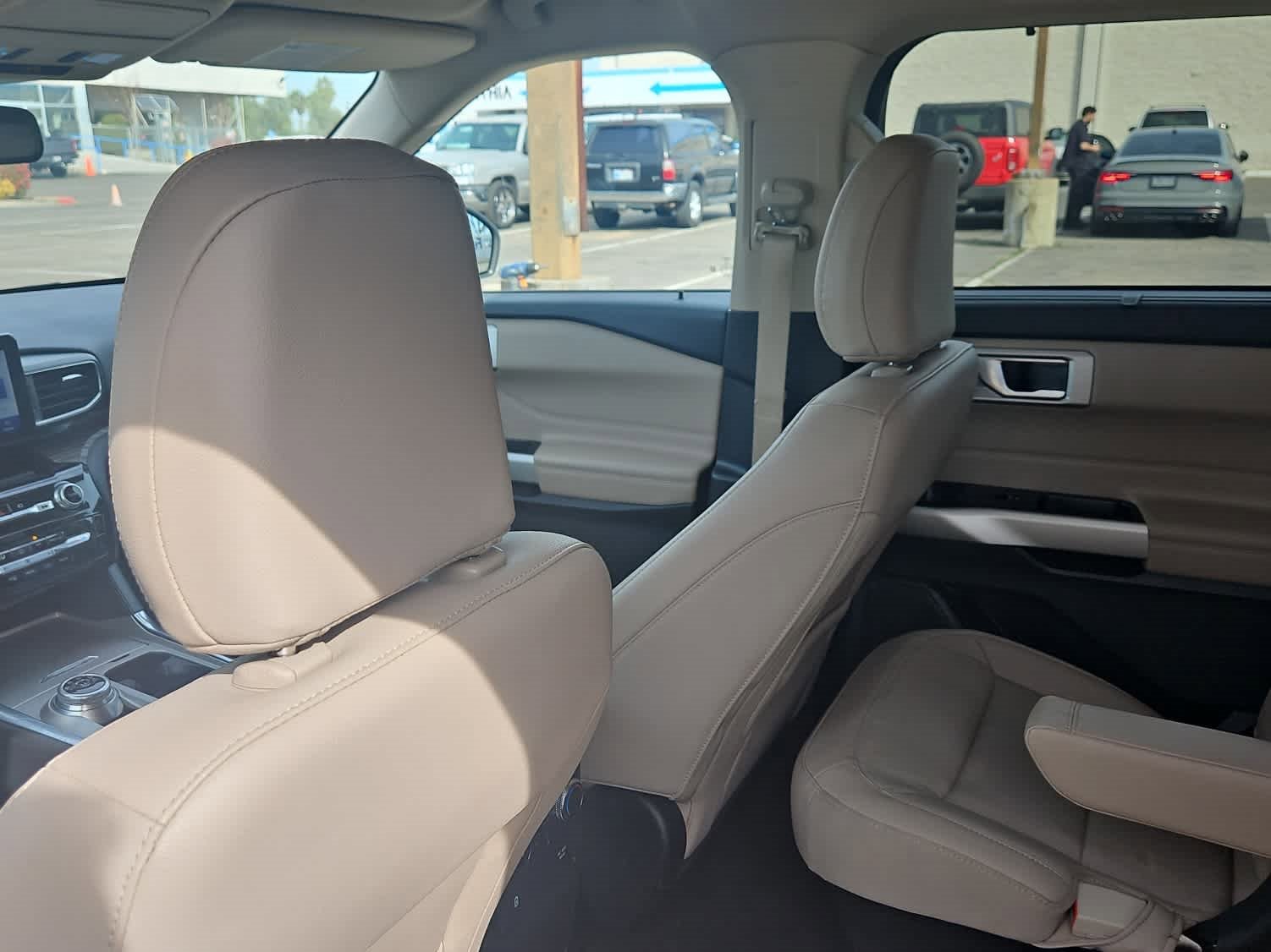 Used 2021 Ford Explorer Limited w/ Hybrid Equipment Group 310A image 12