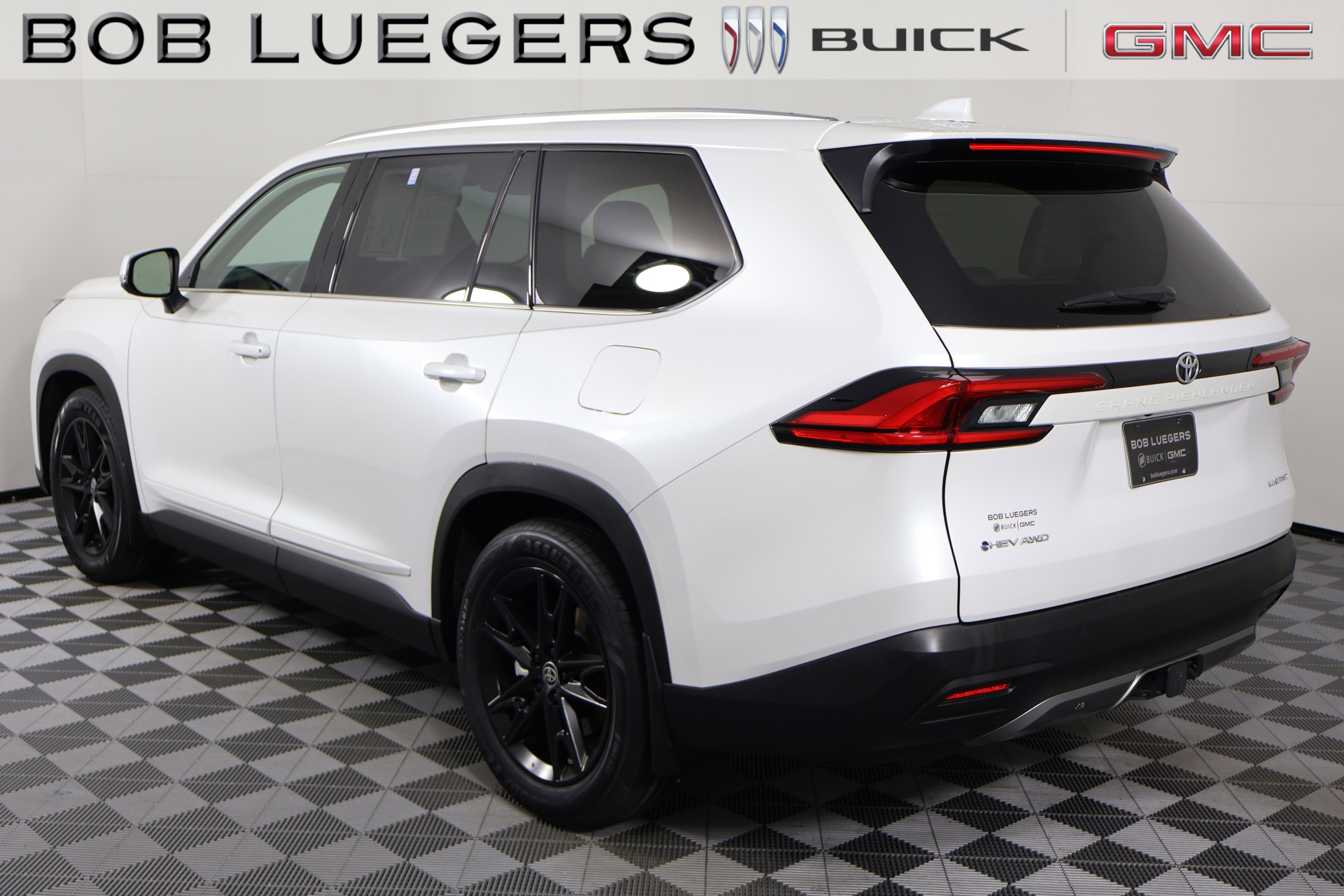 Used 2024 Toyota Grand Highlander XLE image 5