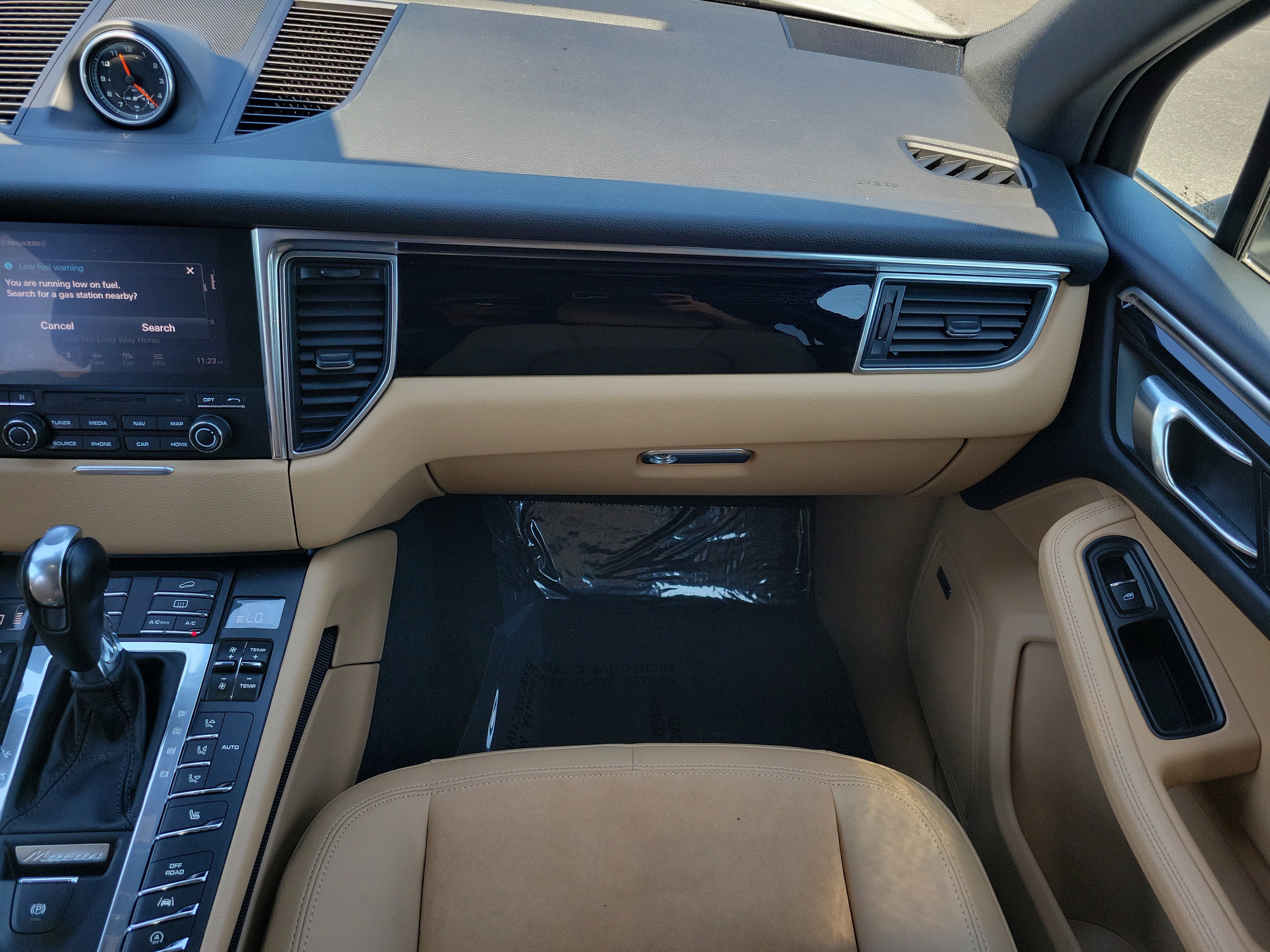 Used 2018 Porsche Macan AWD/4WD image 17