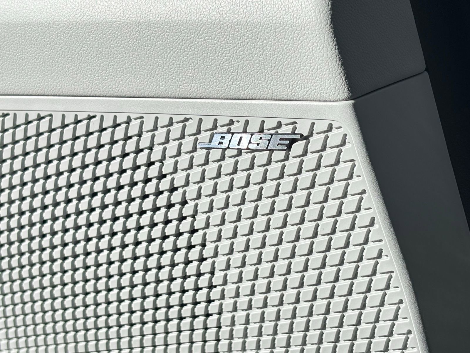 New 2025 Hyundai Elantra Limited image 23