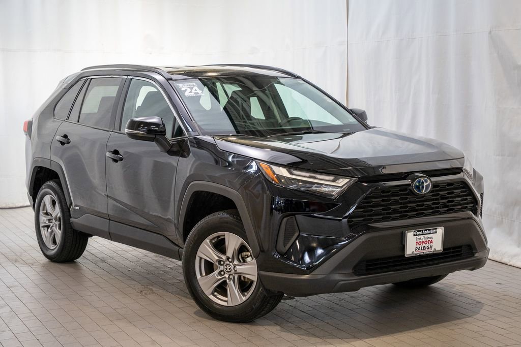 Certified 2024 Toyota RAV4 LE AWD/4WD image 1