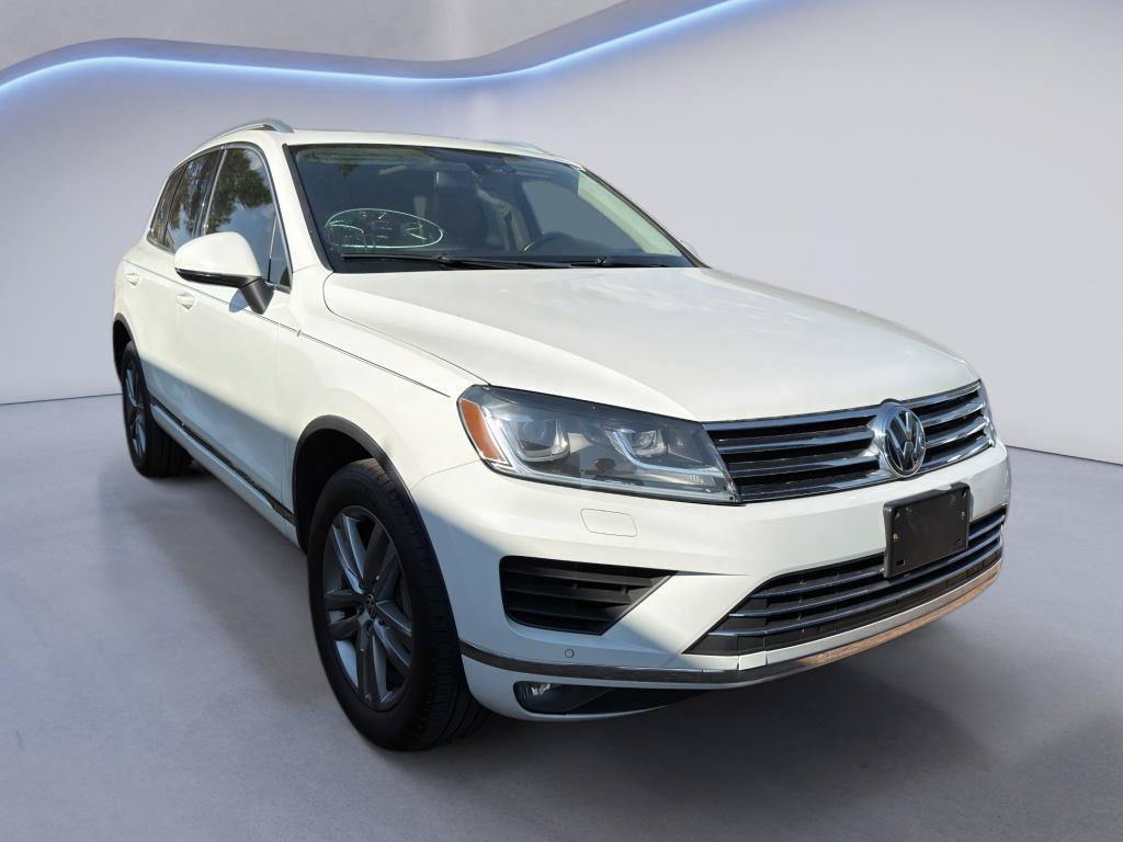 Used 2015 Volkswagen Touareg VR6 AWD/4WD image 2
