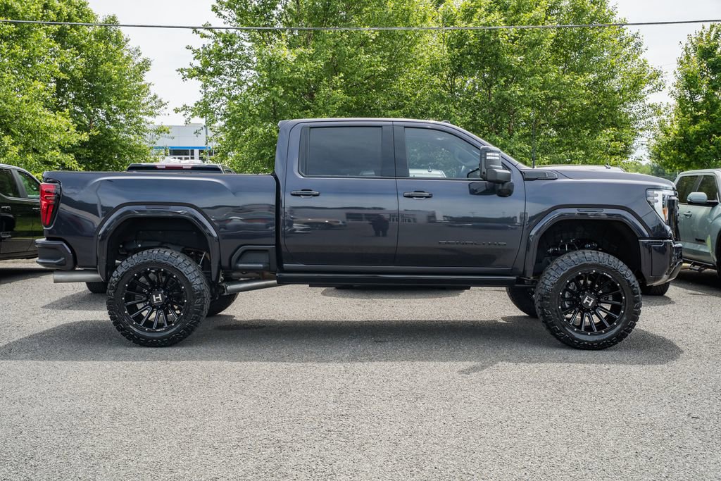 Used 2025 GMC Sierra 3500 Denali w/ Denali Reserve Package AWD/4WD image 3