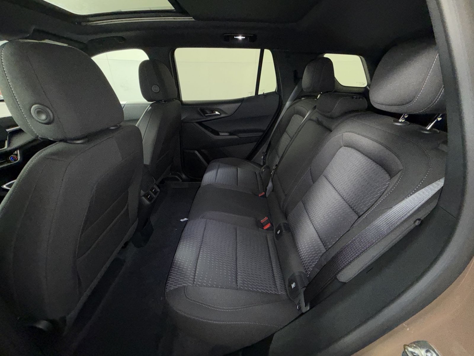 New 2027 Chevrolet Equinox LT w/ Safety and Technology Package AWD/4WD image 25