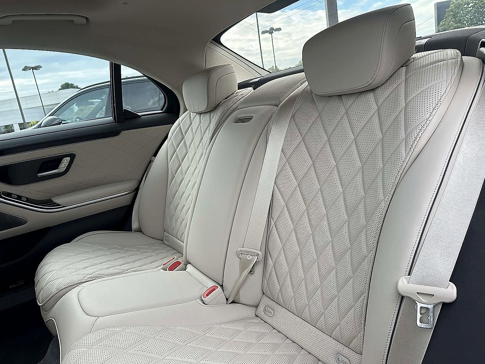 Used 2025 Mercedes-Benz S 580 4MATIC Sedan image 15