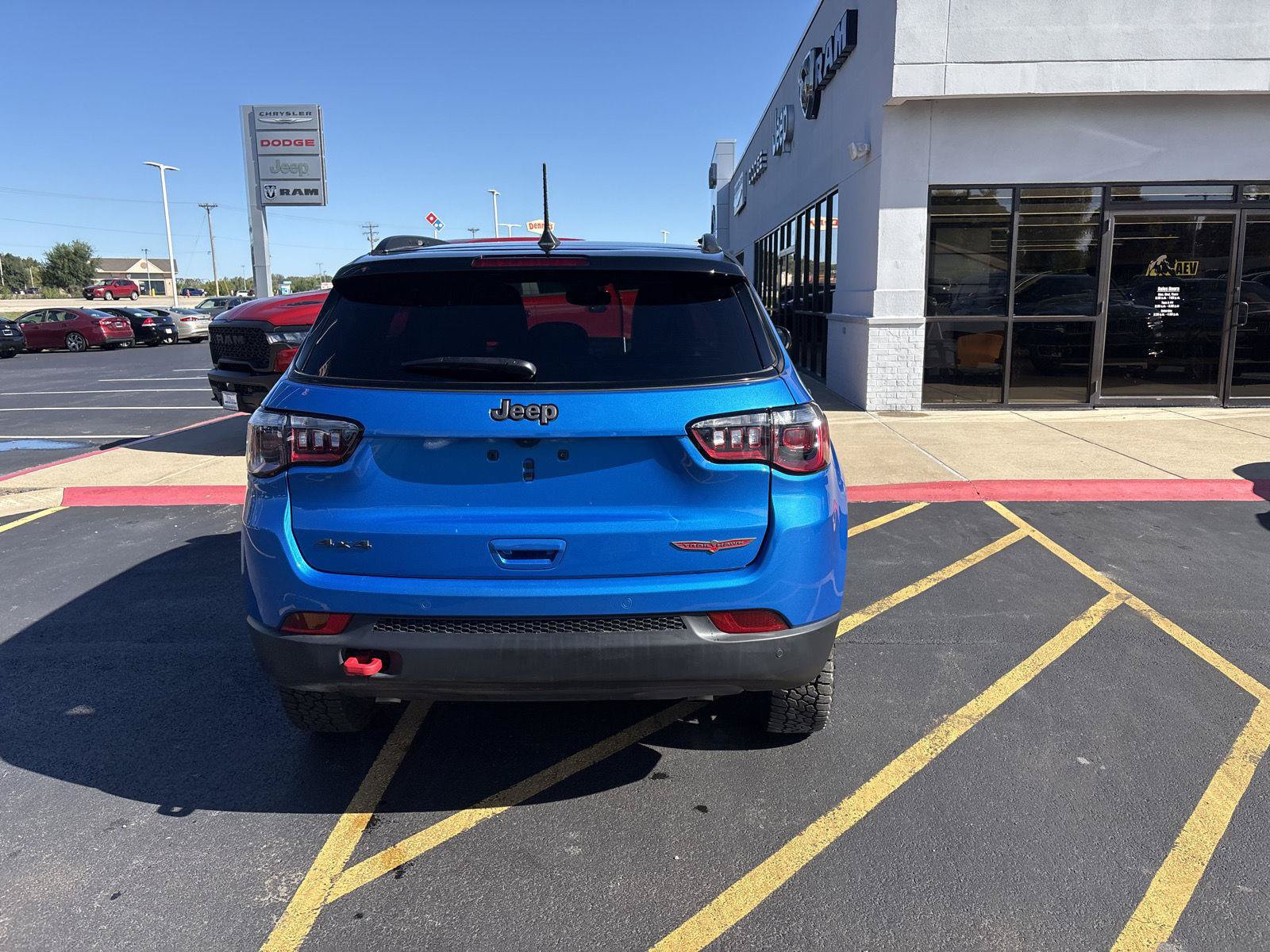 Used 2025 Jeep Compass Trailhawk w/ Sun & Sound Group AWD/4WD image 6