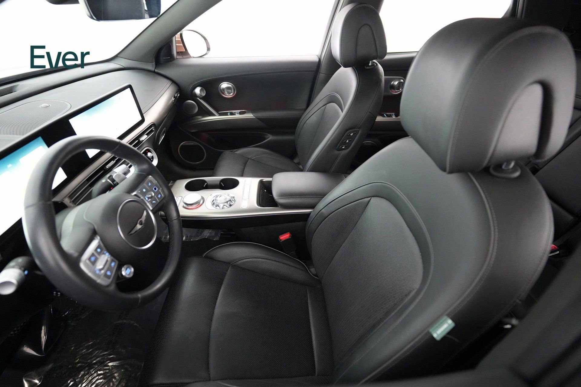 Used 2023 Genesis GV60 Advanced w/ Cargo Package image 7