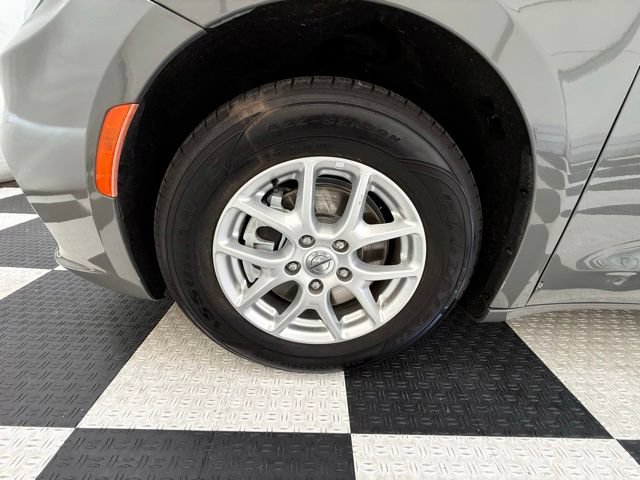 Used 2022 Chrysler Pacifica Touring-L FWD image 10
