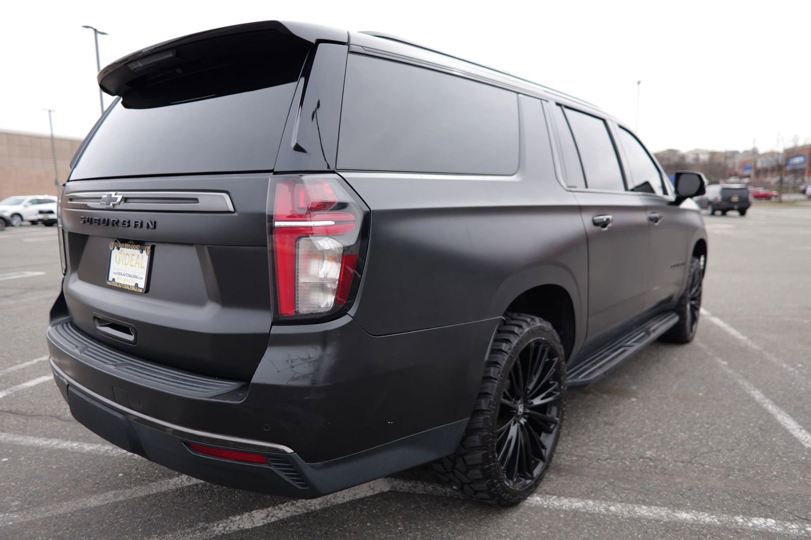 Used 2021 Chevrolet Suburban RST w/ Luxury Package image 8