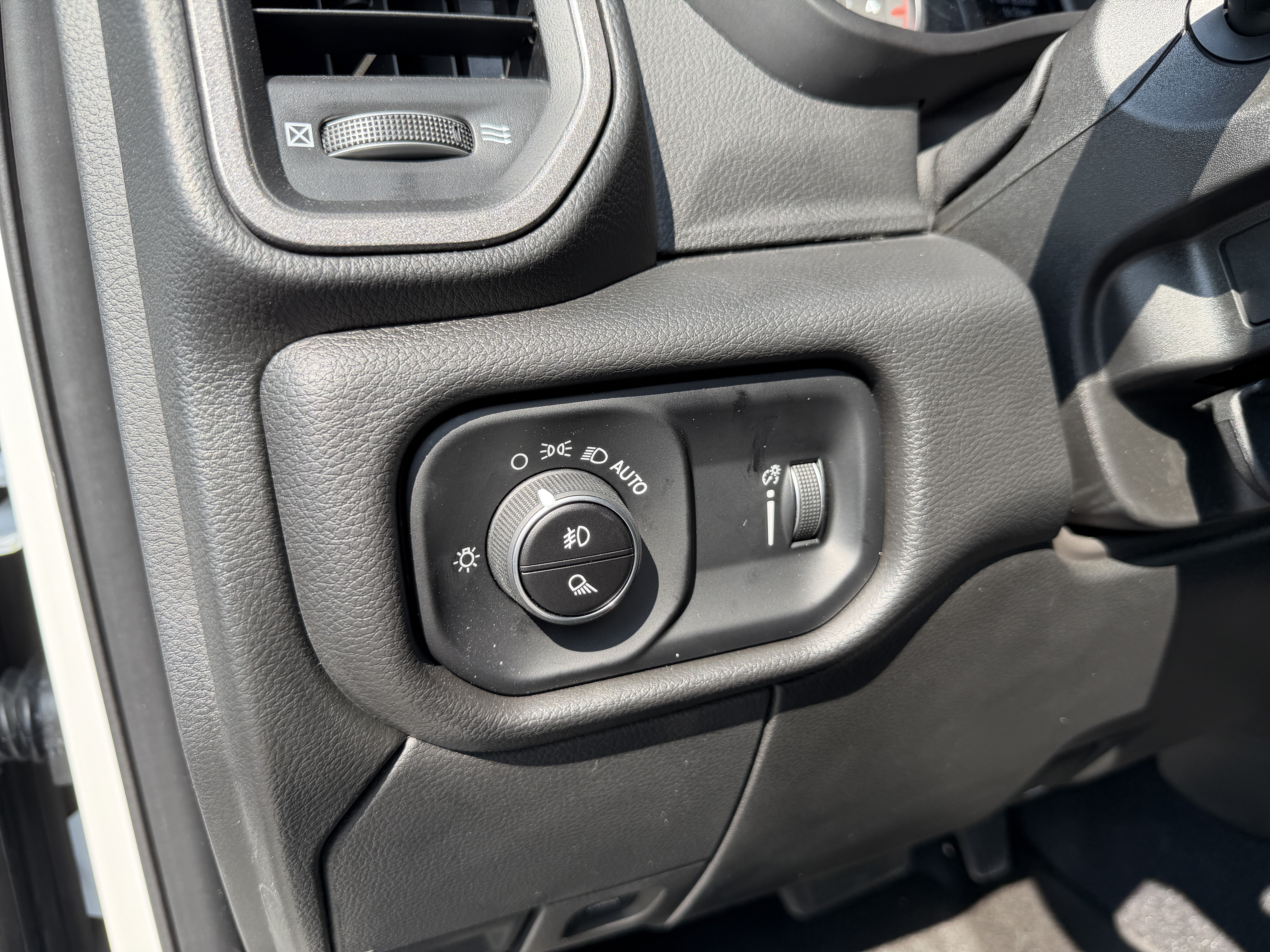 Used 2025 RAM 2500 Tradesman AWD/4WD image 15