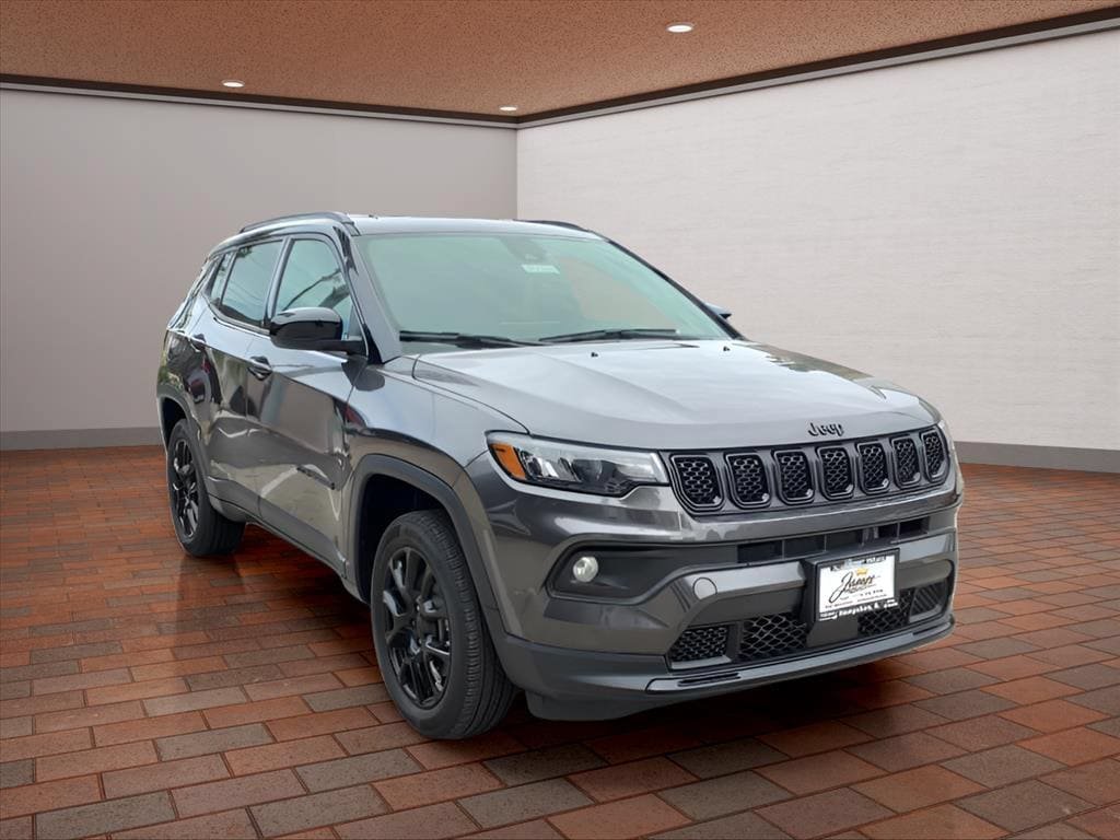 New 2023 Jeep Compass Latitude w/ Sun and Sound Group AWD/4WD image 2