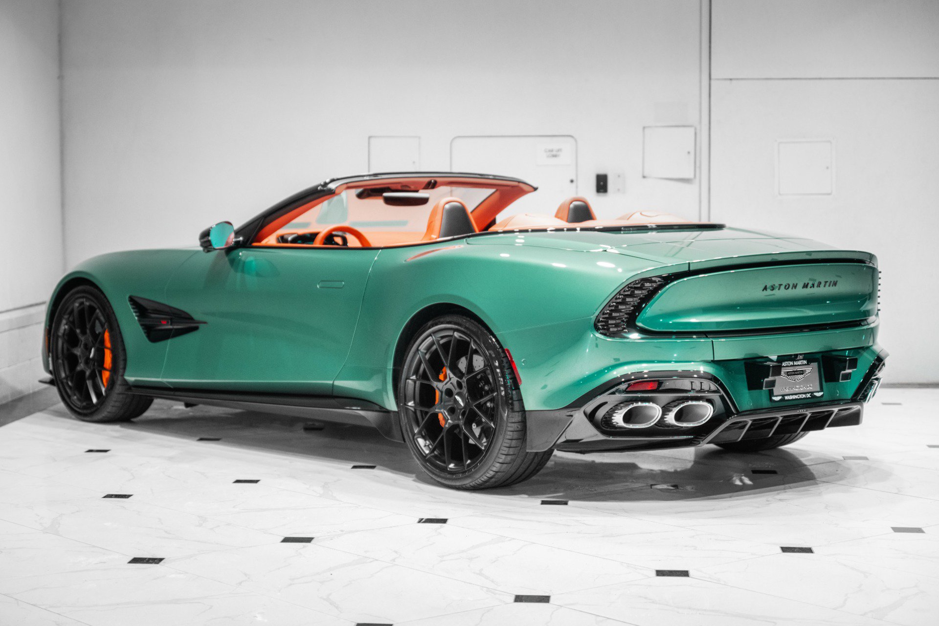 New 2026 Aston Martin Vanquish Convertible image 2