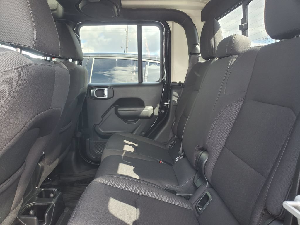 Used 2022 Jeep Gladiator Sport AWD/4WD image 25