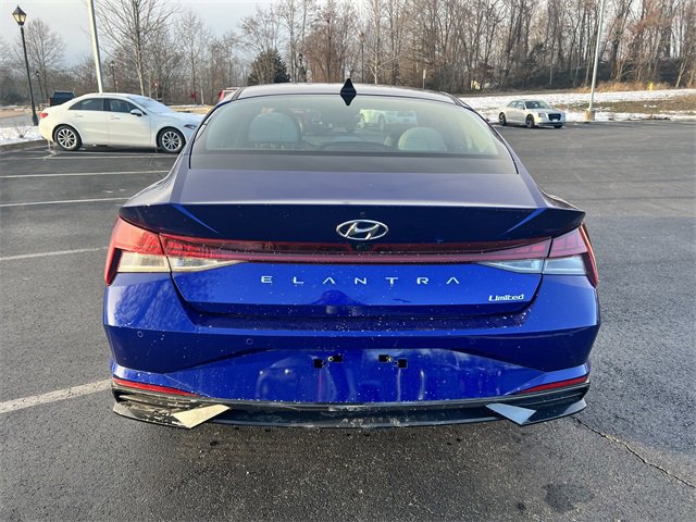 Used 2023 Hyundai Elantra Limited image 32
